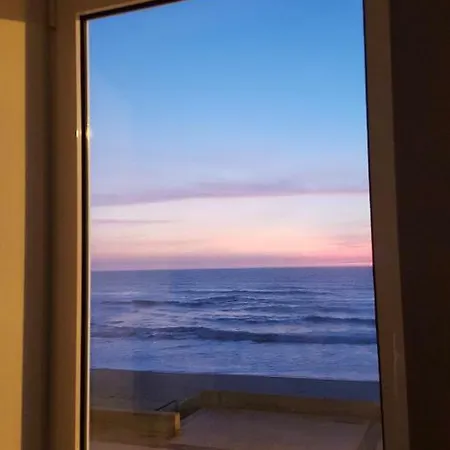 The Shore @ Baíabeach - Waterfront Casa de Férias *