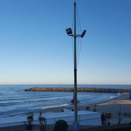 The Shore @ Baiabeach - Waterfront Эшпинью